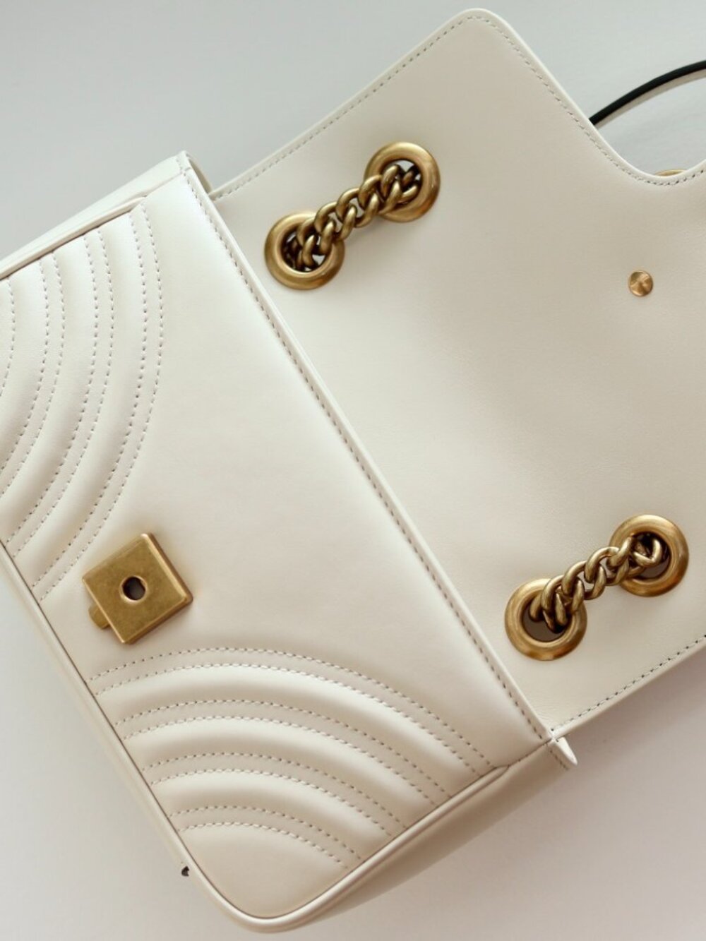 Gucci Marmont Matelassé Leather Shoulder Bag - Picture 6 of 9